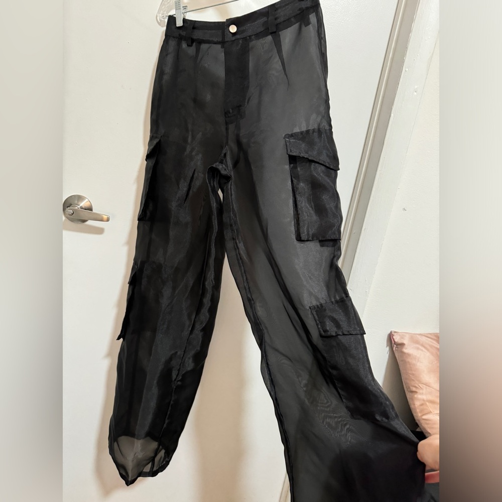 Forever 21 special edition mesh black cargo pants in size small